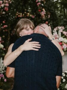 Taylor Swift engaged